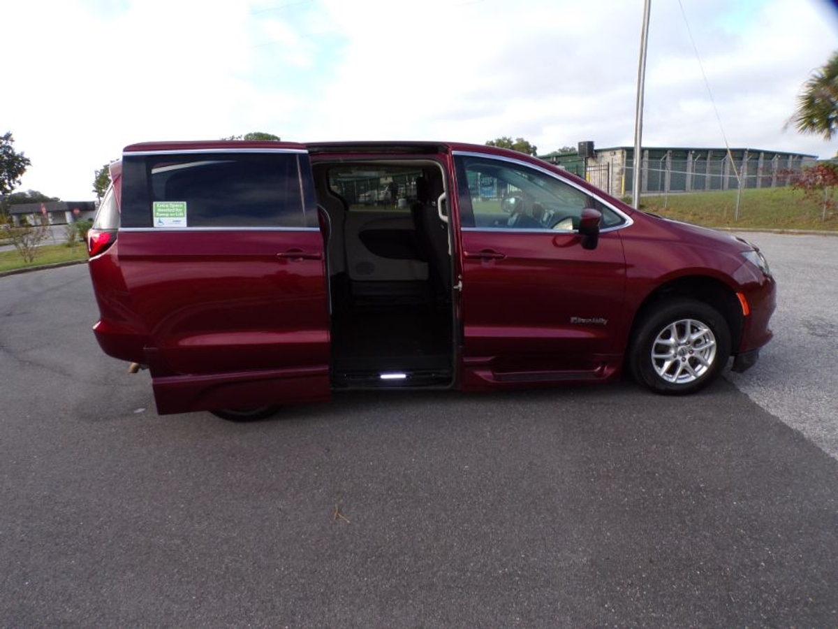 2023 CHRYSLER VOYAGER - Image 12