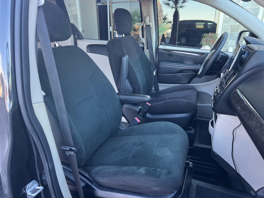 Used 2011 Dodge Grand Caravan Express -  Side Entry Entry Fold Out Manual Ramp