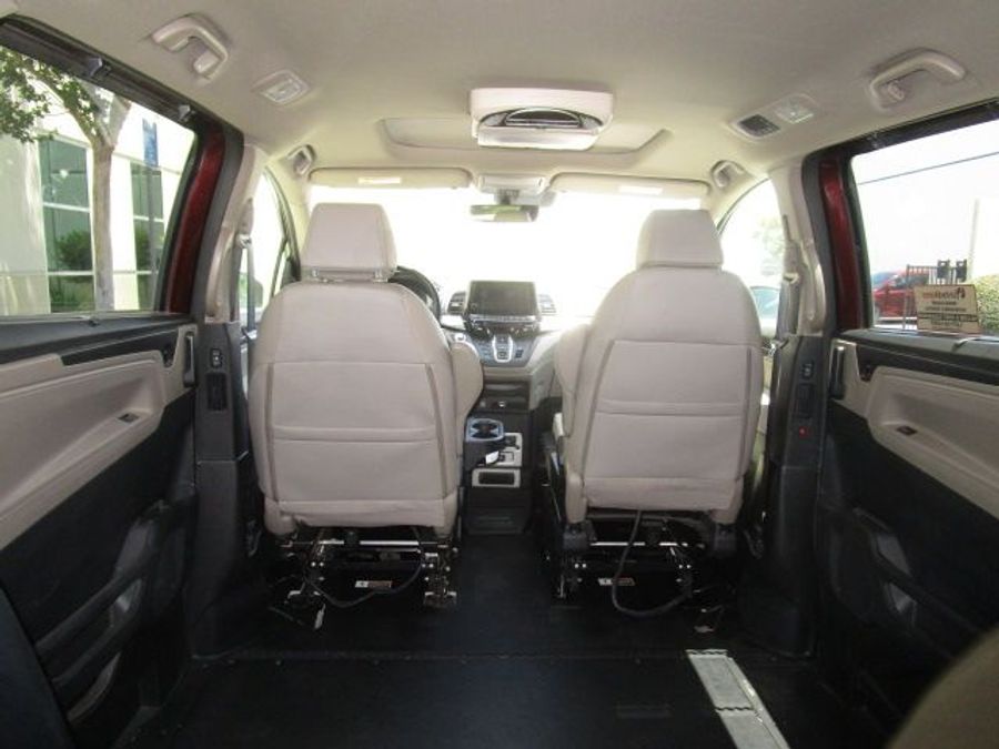 Used 2018 Honda Odyssey EX-L - BraunAbility Side Entry Entry In Floor Automatic Ramp