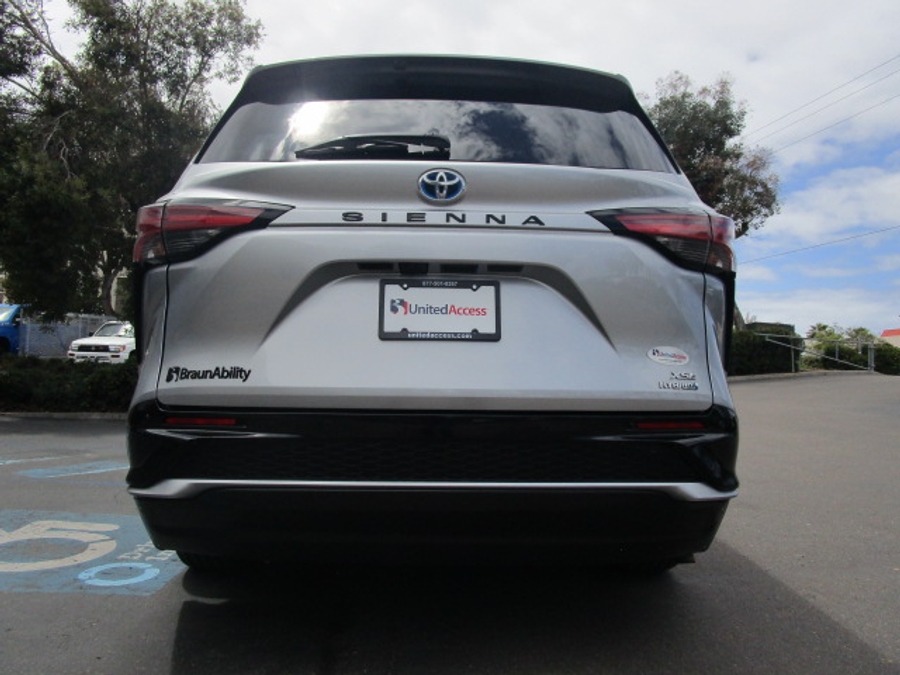 Used 2023 Toyota Sienna Hybrid XSE Sport - BraunAbility Side Entry Entry Fold Out Automatic Ramp
