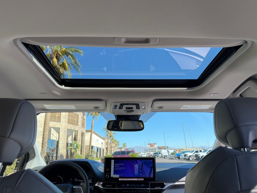 Used 2025 Toyota Sienna Hybrid XLE Base - BraunAbility Side Entry Fold Out Automatic Ramp