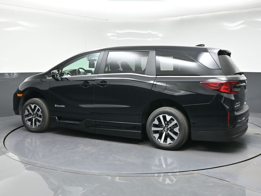 Black Honda Odyssey image number 1