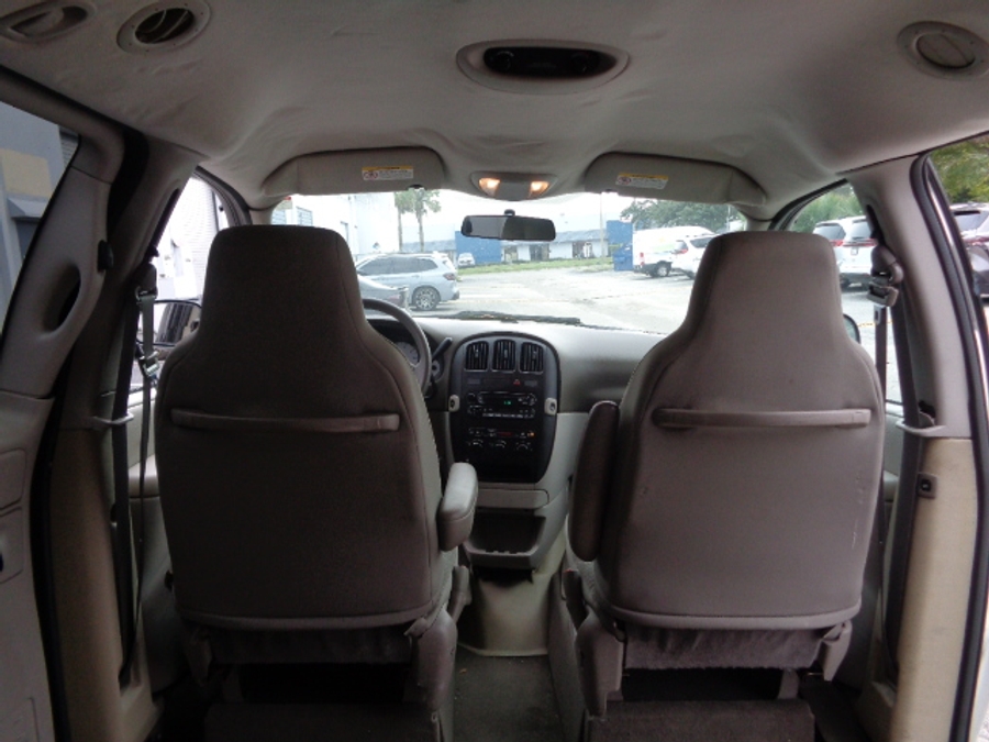 Used 2005 Dodge Grand Caravan SE - BraunAbility Side Entry Entry Fold Out Automatic Ramp