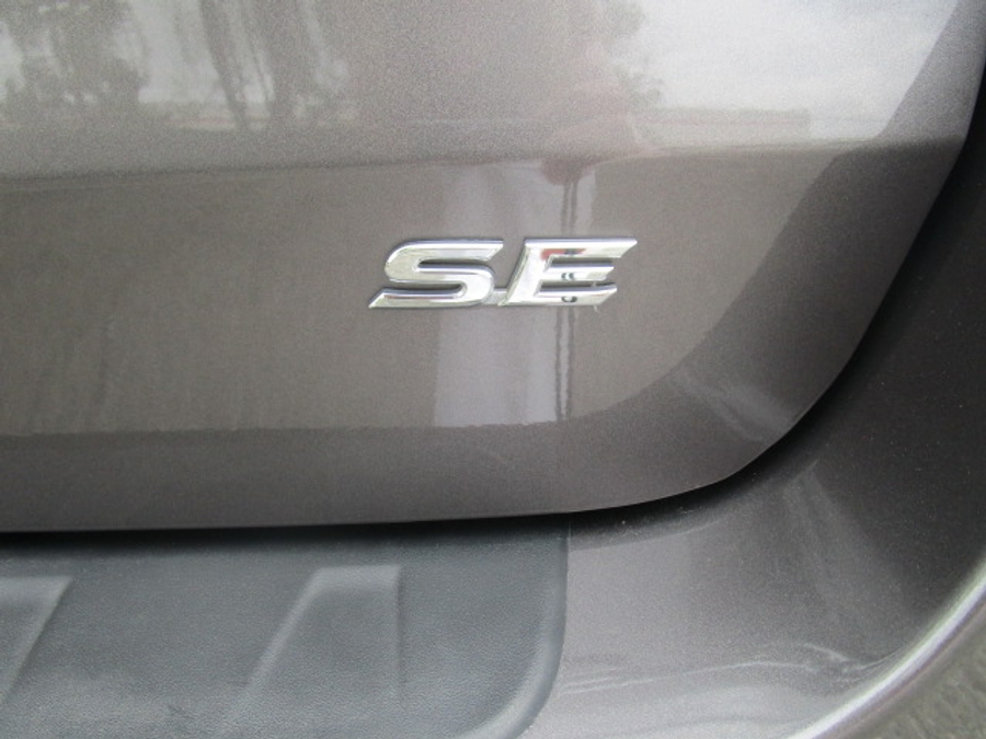 Used 2016 Toyota Sienna SE - BraunAbility Side Entry Entry Fold Out Automatic Ramp