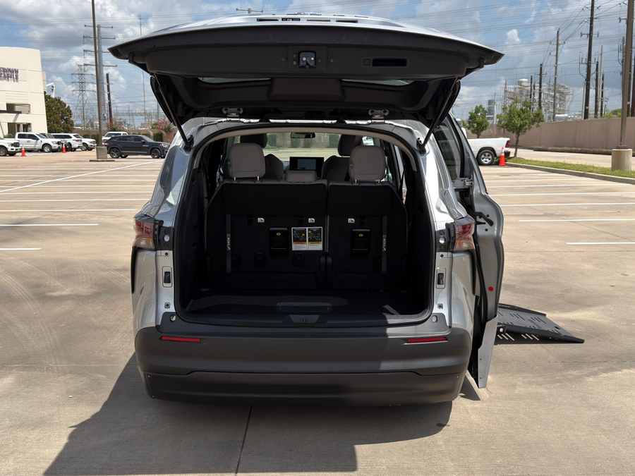 Used 2025 Toyota Sienna Hybrid LE - BraunAbility Side Entry Fold Out Automatic Ramp