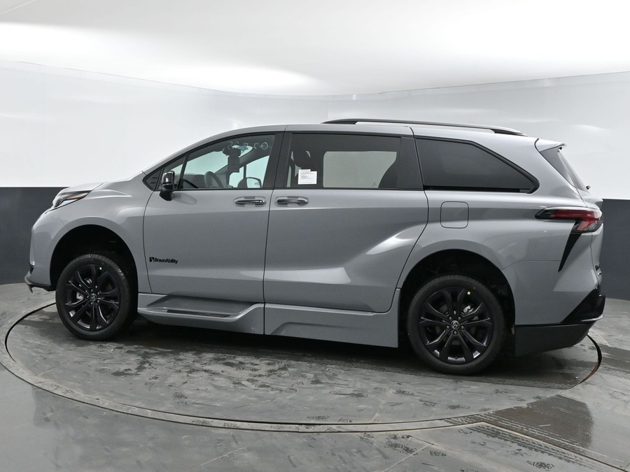 New 2026 Toyota Sienna Hybrid XSE Sport - BraunAbility Side Entry Fold Out Automatic Ramp