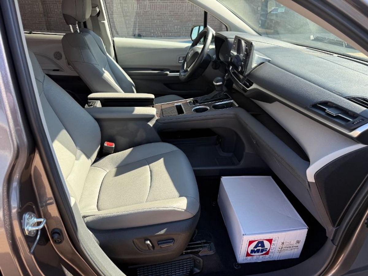 2024 TOYOTA SIENNA - Image 17