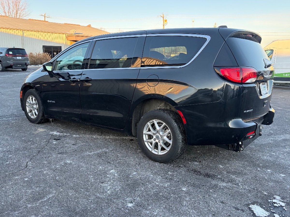 2024 CHRYSLER VOYAGER - Image 7