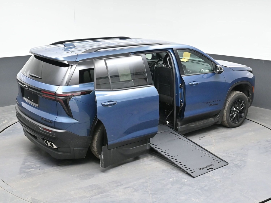 New 2025 Chevrolet Traverse 1LT Midnight - BraunAbility Side Entry Entry In Floor Automatic Ramp