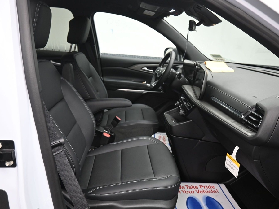 New 2026 Chevrolet Traverse 1LT Midnight - BraunAbility Side Entry In Floor Automatic Ramp