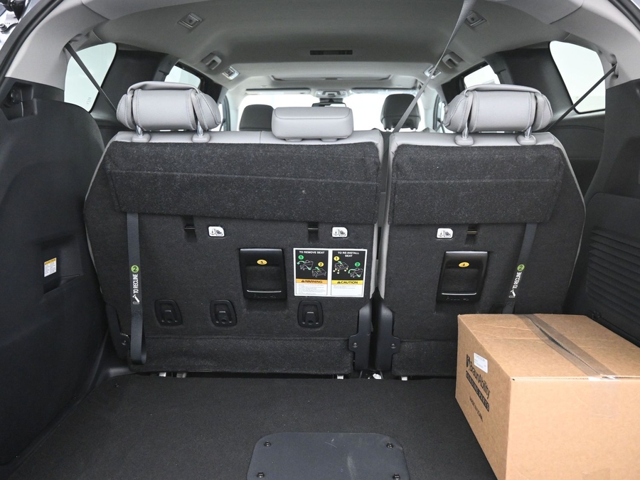 New 2025 Toyota Sienna Hybrid XLE Plus - BraunAbility Side Entry Entry Fold Out Automatic Ramp