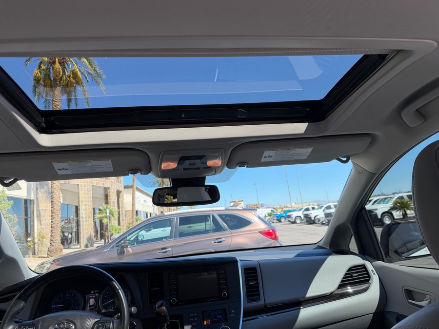Used 2018 Toyota Sienna XLE - BraunAbility Side Entry Fold Out Automatic Ramp