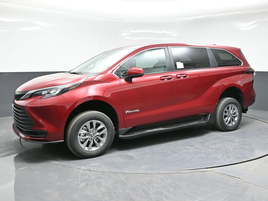 New 2026 Toyota Sienna Hybrid LE - BraunAbility Commercial Rear Entry Entry Fold Out Manual Ramp