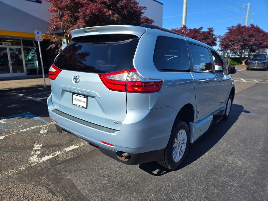 Used 2015 Toyota Sienna XLE - VMI Side Entry Entry In Floor Automatic Ramp