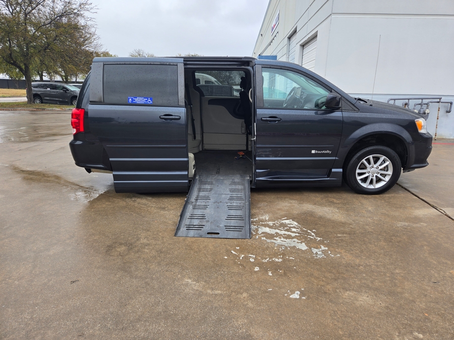Used 2013 Dodge Grand Caravan  -   Entry  Ramp