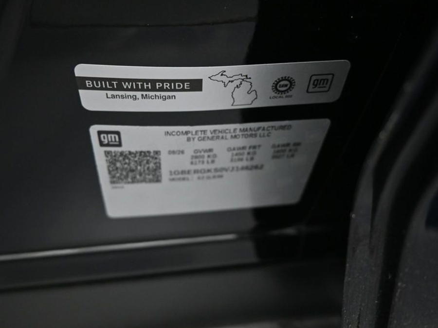 New 2027 Chevrolet Traverse 1LT - BraunAbility Side Entry In Floor Automatic Ramp
