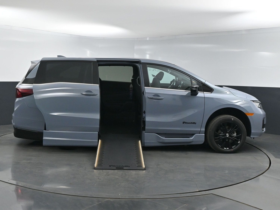 New 2026 Honda Odyssey Sport - BraunAbility Side Entry Entry In Floor Automatic Ramp