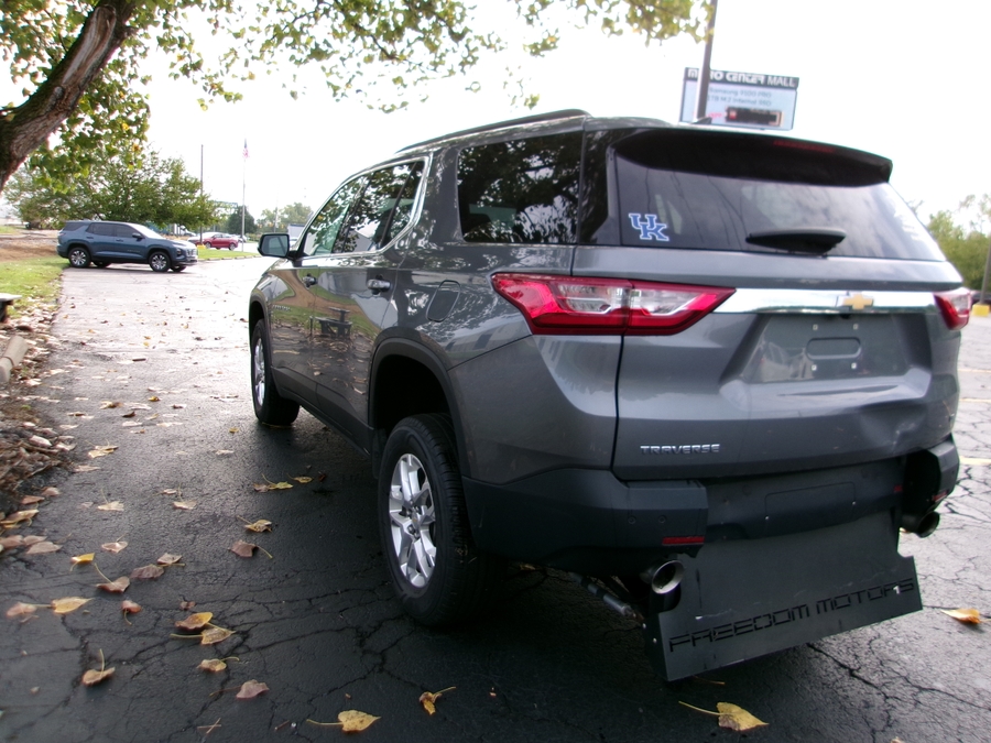 Chevrolet Traverse image number 13