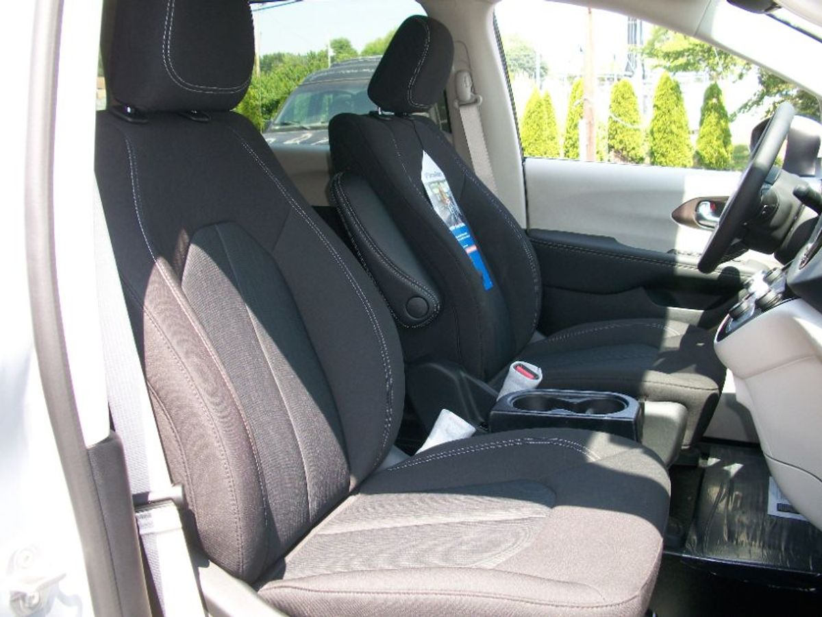 2023 CHRYSLER VOYAGER - Image 17