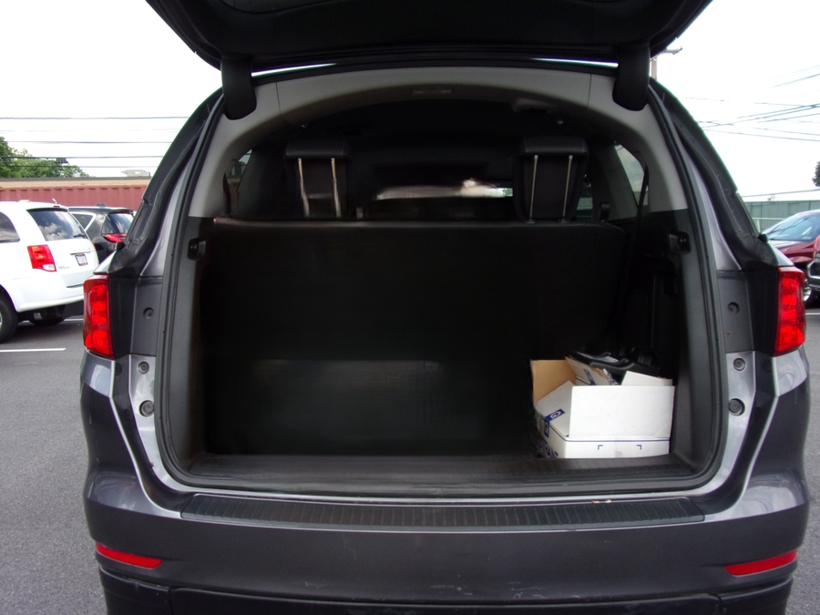 Grey Honda Odyssey image number 18