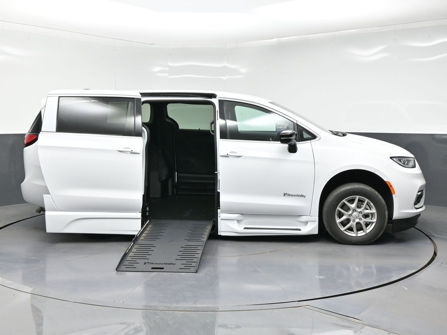 White Chrysler Pacifica with Side Entry Automatic Fold Out ramp