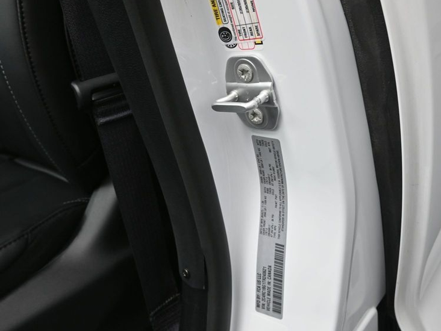 New 2026 Chrysler Pacifica Select Plus - BraunAbility Side Entry Entry In Floor Automatic Ramp