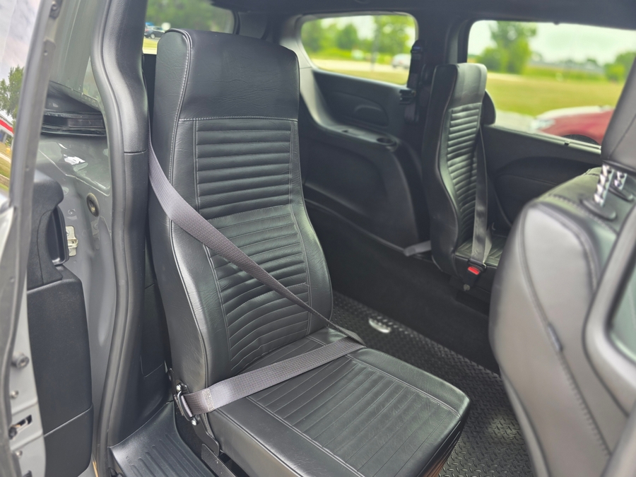 Grey Chrysler Pacifica image number 16