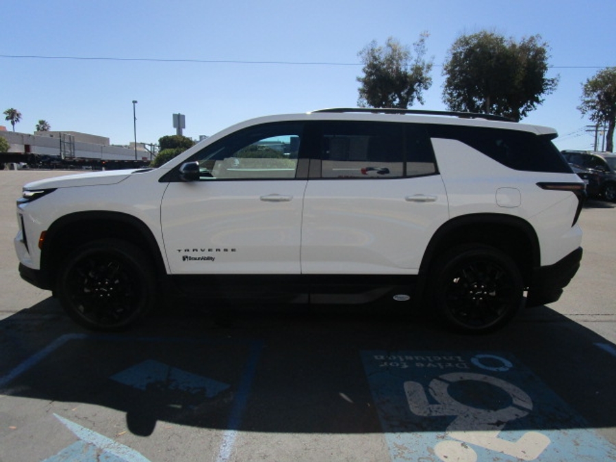 New 2026 Chevrolet Traverse 1LT Midnight - BraunAbility Side Entry In Floor Automatic Ramp