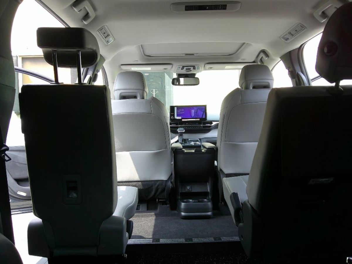 2025 TOYOTA SIENNA - Image 23