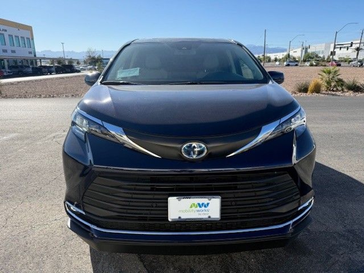 2024 TOYOTA SIENNA - Image 6