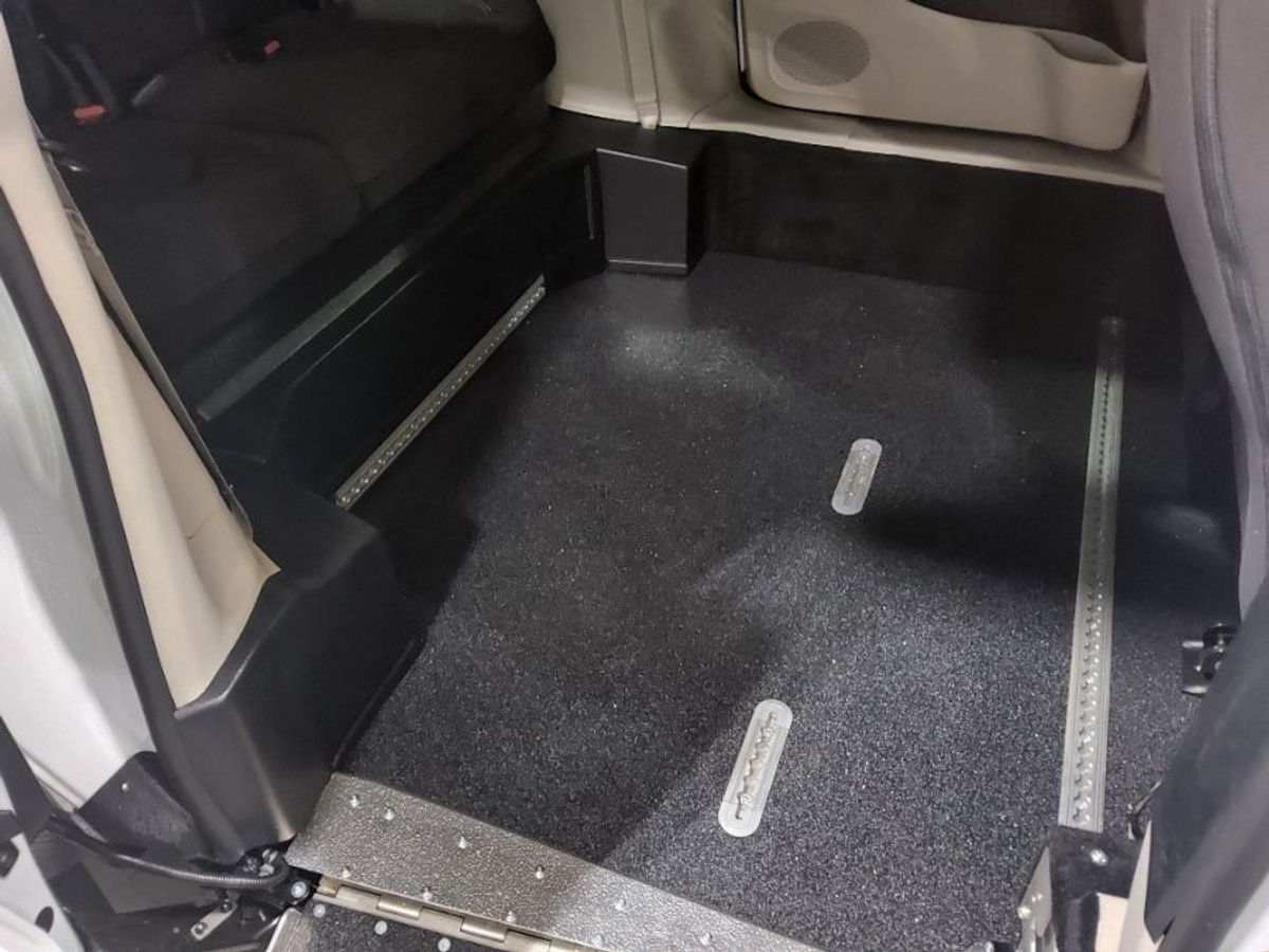 2024 CHRYSLER VOYAGER - Image 18