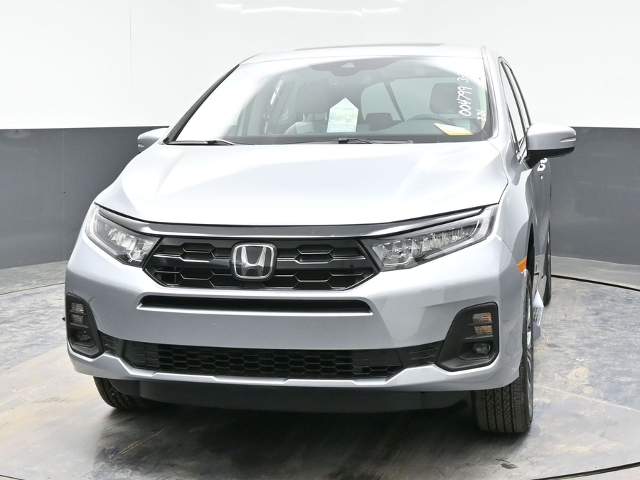 Silver Honda Odyssey image number 1