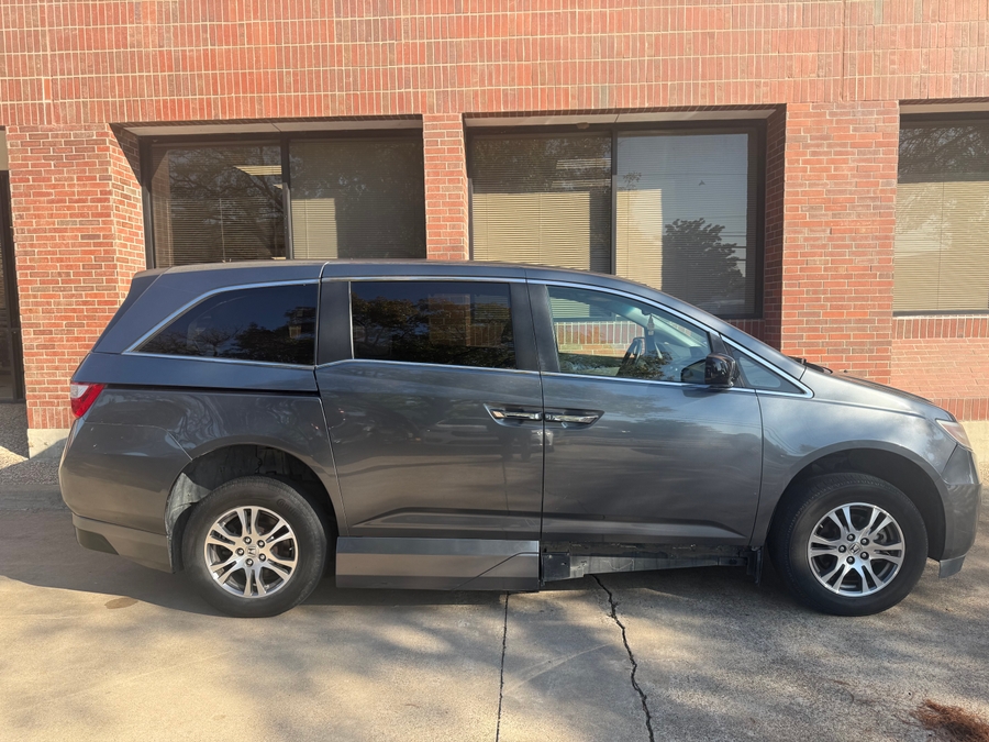 Used 2012 Honda Odyssey EX-L - VMI Side Entry Entry In Floor Automatic Ramp