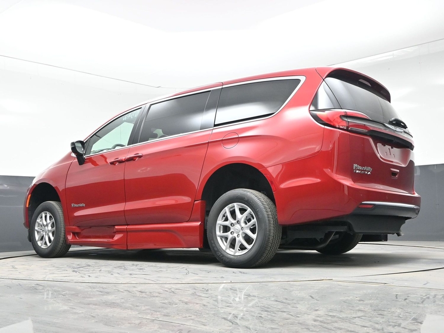 New 2026 Chrysler Pacifica Select Safety - BraunAbility Side Entry Fold Out Automatic Ramp