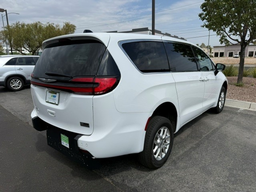 White Chrysler Pacifica with Rear Entry Manual Fold Out ramp