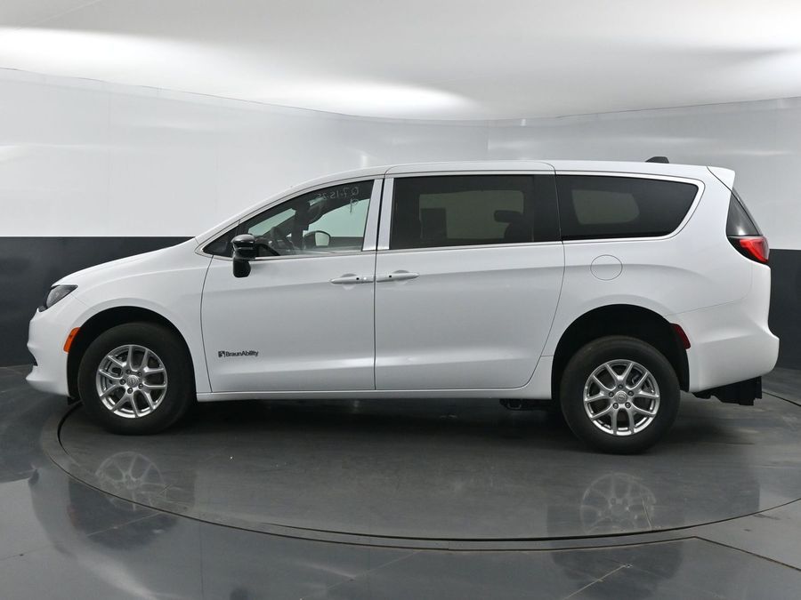 New 2025 Chrysler Voyager LX - BraunAbility Rear Entry Entry Fold Out Manual Ramp