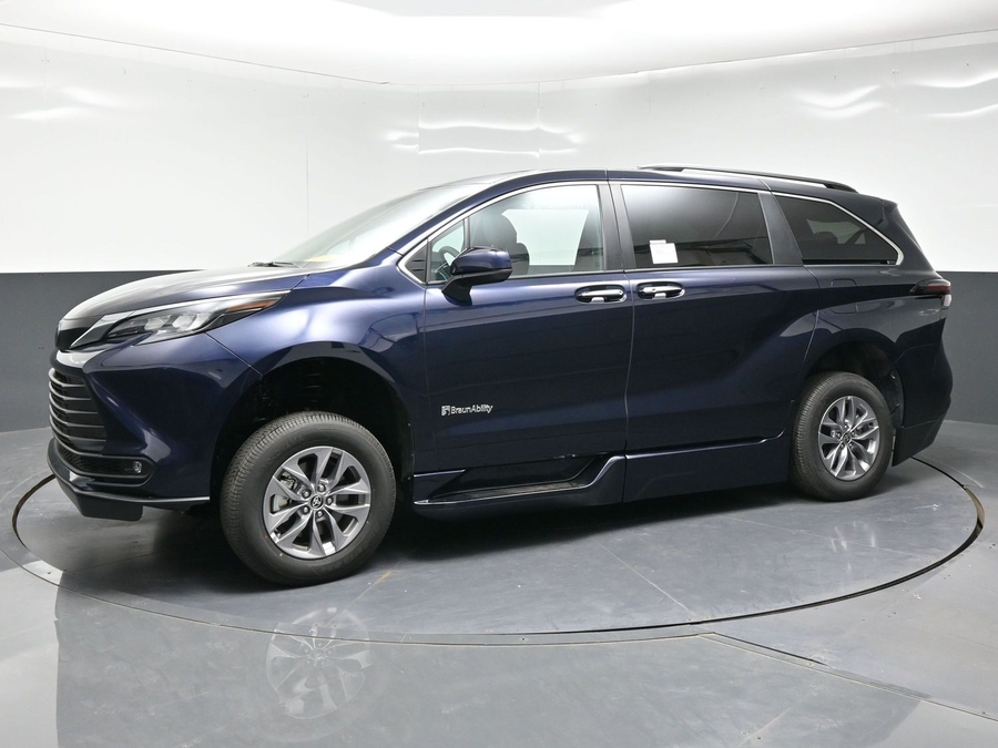 2026 Toyota Sienna XLE - Photo 15