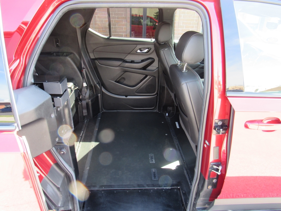 Red Chevrolet Traverse image number 10