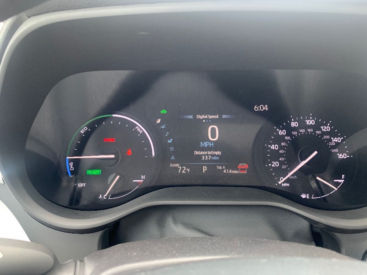 Metallic Gray Toyota Sienna image number 20
