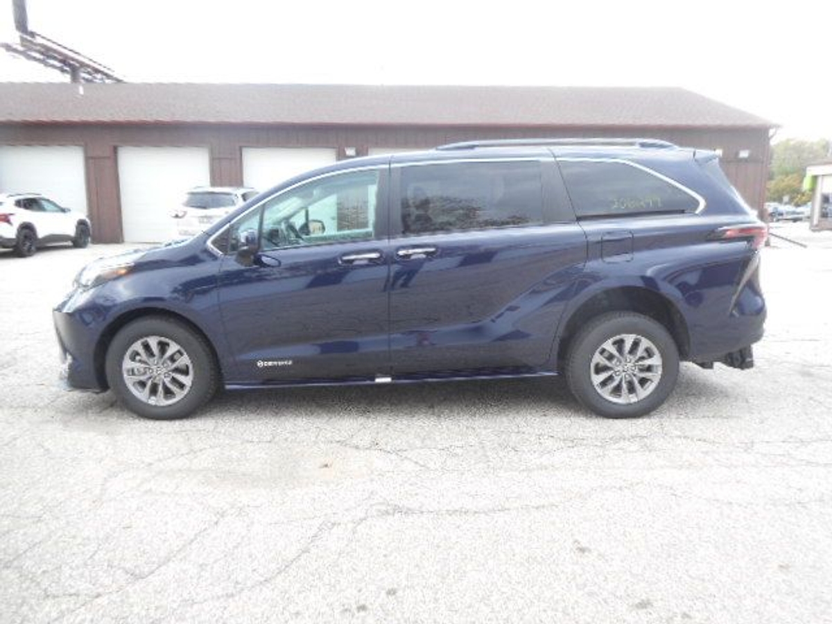 2024 TOYOTA SIENNA - Image 4