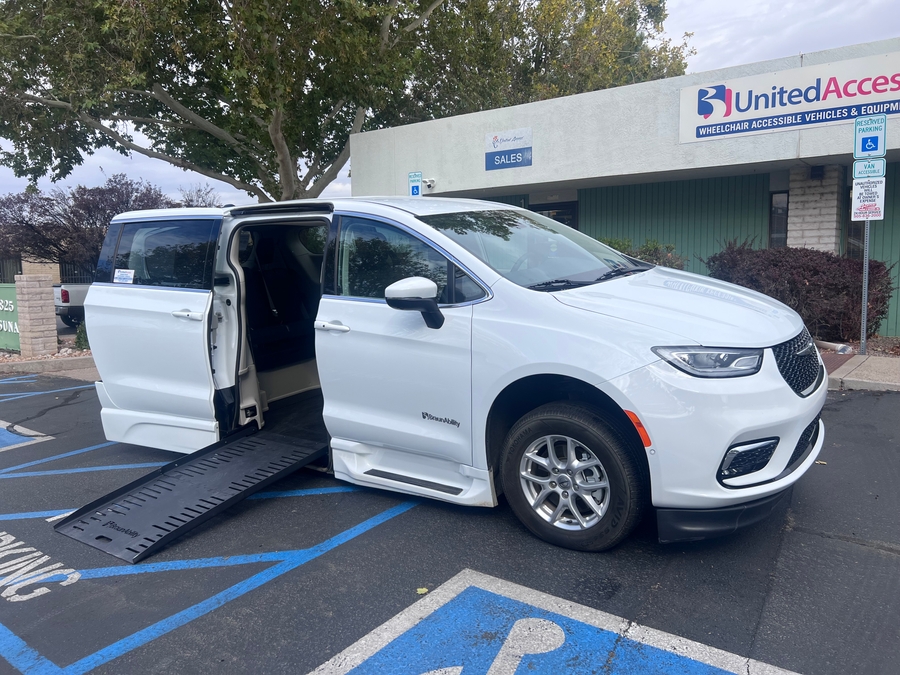 Used 2023 Chrysler Pacifica Touring L - BraunAbility Side Entry Fold Out Automatic Ramp