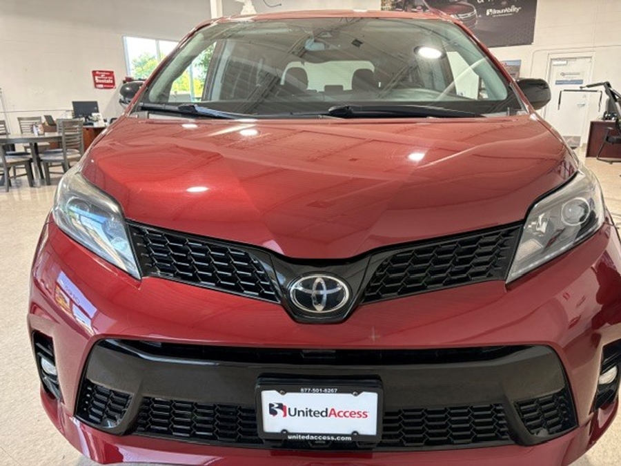 Used 2020 Toyota Sienna SE - BraunAbility Side Entry Fold Out Automatic Ramp