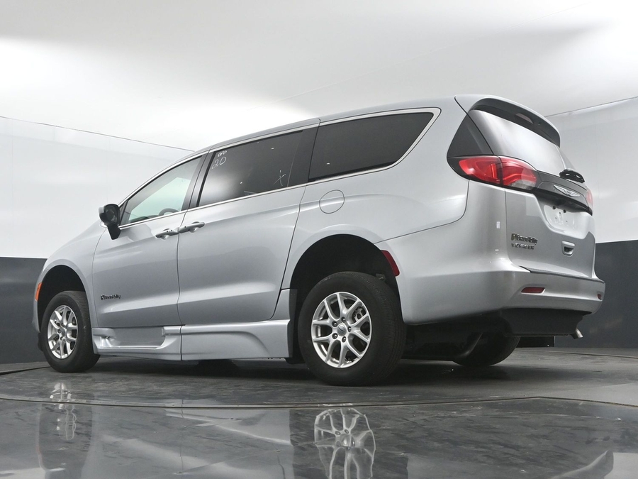 Used 2023 Chrysler Voyager LX - BraunAbility Side Entry Entry Fold Out Automatic Ramp