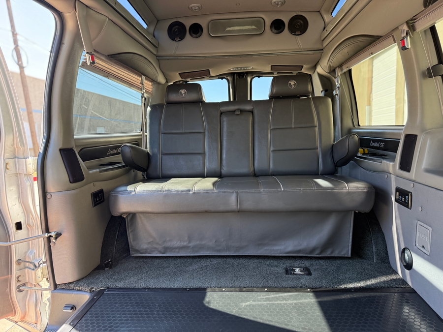 Used 2015 GMC Savana Explorer - Side Entry Entry Lift Automatic Ramp