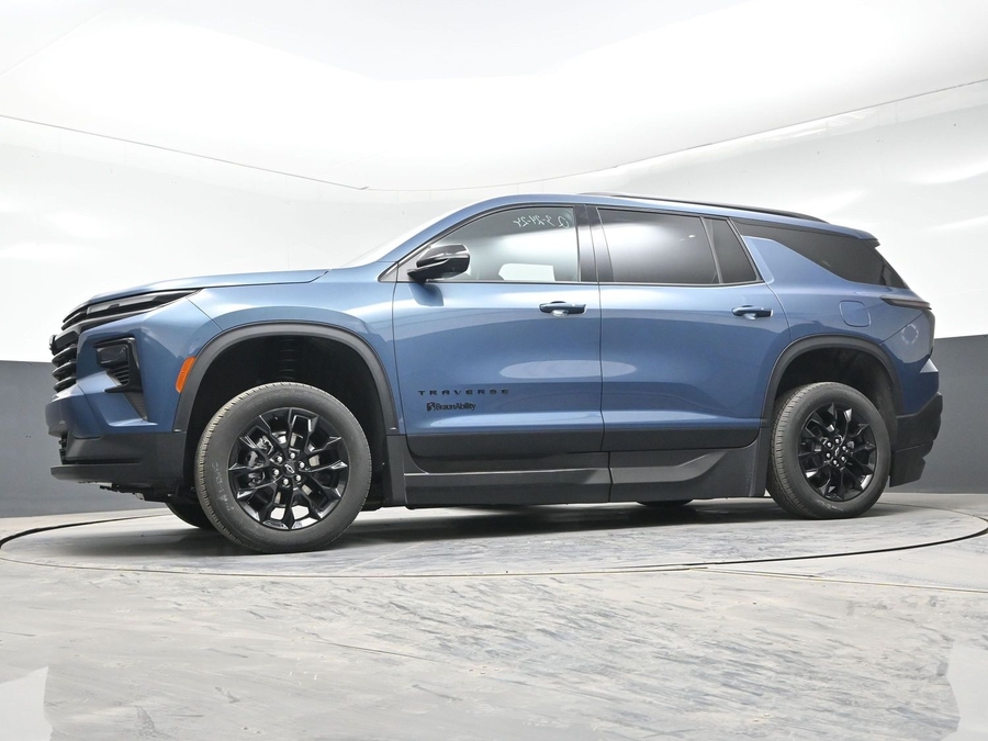 New 2025 Chevrolet Traverse 1LT Midnight - BraunAbility Side Entry Entry In Floor Automatic Ramp