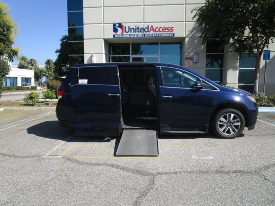 Used 2016 Honda Odyssey Touring - VMI Side Entry Entry In Floor Automatic Ramp