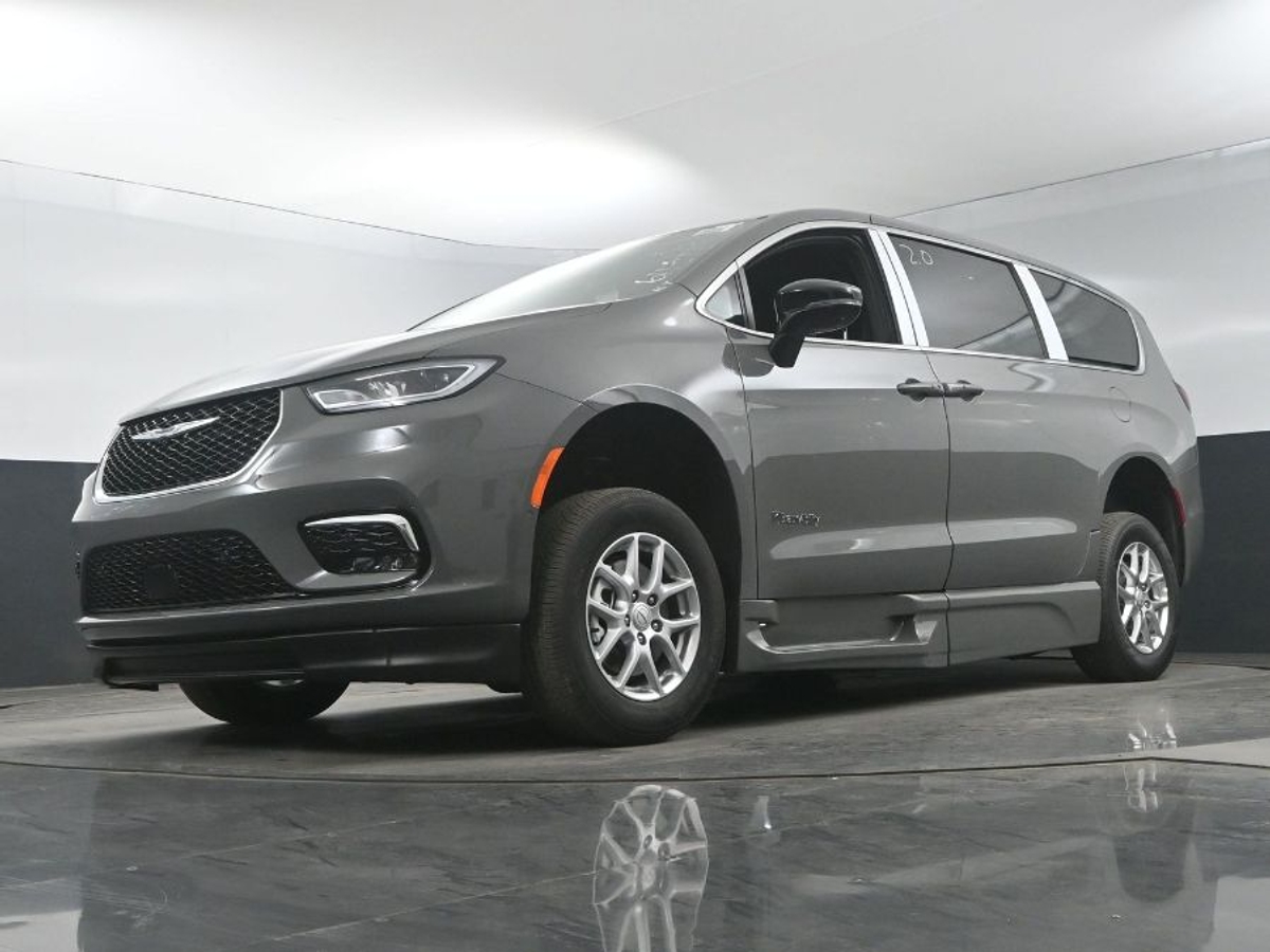 2025 CHRYSLER PACIFICA - Image 20