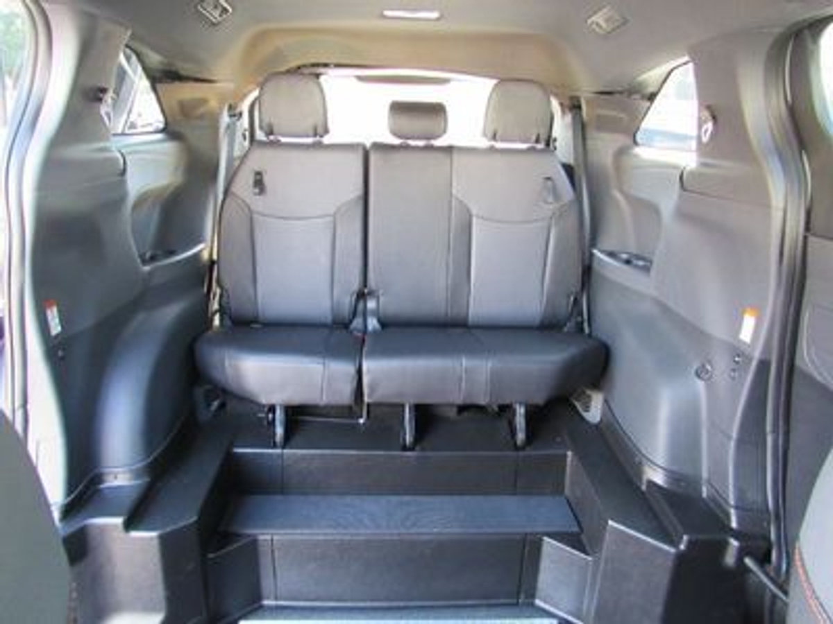 2023 TOYOTA SIENNA - Image 10