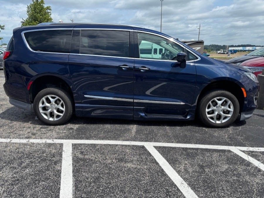 Used 2019 Chrysler Pacifica Touring L Plus - BraunAbility Side Entry Entry Fold Out Automatic Ramp