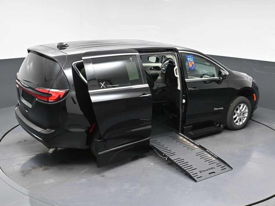 Used 2024 Chrysler Pacifica Touring L - BraunAbility Side Entry Fold Out Automatic Ramp